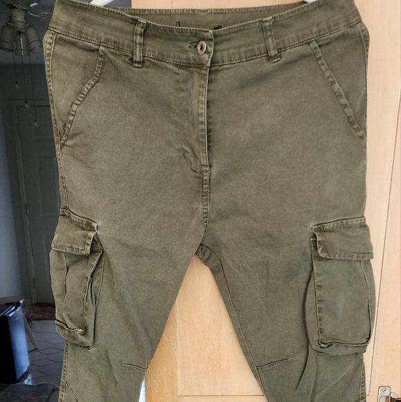 Cargo pants - Picture 2 of 8